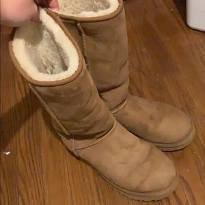 Tall brown Ugg boots